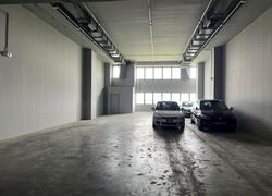 Carros Centre (D25), Factory #451892911